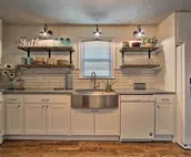 Cute Emporia House - Mins to Downtown & ESU!