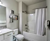 Modern Kennewick Home Near Golfing & Wineries