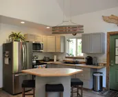 Lower Paradise Log Cabin - Nightly Rental in the Woods