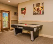 Owner Managed Star Dancer Cabin - Best Views You Can Get! Theater Arcade Hot Tub