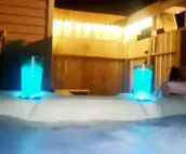 Huntington's Hidden Gem! Private Hot Tub, King Size bed! Perfect Couple Getaway!
