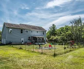 Big house, hot tub, sauna, fireplace trampoline, fire pit...