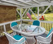 Big house, hot tub, sauna, fireplace trampoline, fire pit...