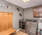 10% Booking Deposit | Smoky Mtn Sunrise | Dogs OK | Mtn View | Hot Tub | Games!