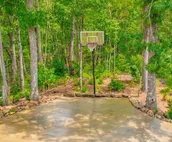 10% Booking Deposit | Smoky Mtn Sunrise | Dogs OK | Mtn View | Hot Tub | Games!