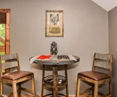 10% Booking Deposit | Smoky Mtn Sunrise | Dogs OK | Mtn View | Hot Tub | Games!