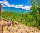 10% Booking Deposit | Smoky Mtn Sunrise | Dogs OK | Mtn View | Hot Tub | Games!