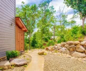10% Booking Deposit | Smoky Mtn Sunrise | Dogs OK | Mtn View | Hot Tub | Games!