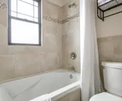 Aspenwood Manor- Beautiful Historic Apartment