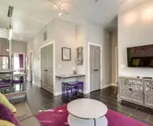 Aspenwood Manor- Modern 2bed/1ba Luxury Condo -(City Lights)