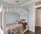 Aspenwood Manor- Magnificent and Luxurious Vienna-inspired condo!