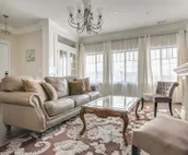Aspenwood Manor- Magnificent and Luxurious Vienna-inspired condo!
