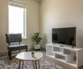 Frontdesk | 1BR Apt By Louisville Slugger Field