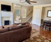 Cottage in Heart of Downtown Newport