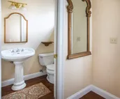 Cottage in Heart of Downtown Newport