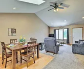 Elwood Townhome w/Patio, 7 Mi to Johnson Lake