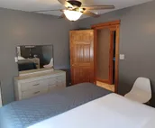 Penthouse on the lake, walking distance from Indiana Beach