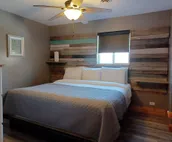 Penthouse on the lake, walking distance from Indiana Beach