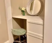 *EXTRA CLEAN*Renovated 2019 + Brand New Furniture! Open Plan & Short Walk to ND!