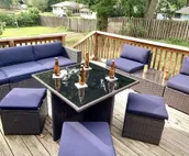 *EXTRA CLEAN*Renovated 2019 + Brand New Furniture! Open Plan & Short Walk to ND!