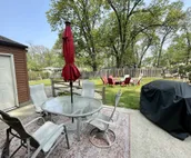 *EXTRA CLEAN*Renovated 2019 + Brand New Furniture! Open Plan & Short Walk to ND!