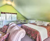 Lovely Brookfield Home w/Private Deck & Views