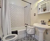 Remodeled Historic Farmhouse ~20 Mi to KC!