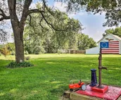 Remodeled Historic Farmhouse ~20 Mi to KC!
