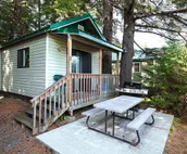 Cabin 2 Lynn View Lodge
