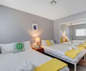 Relaxing 5bd/4ba + pool/spa/sauna, 10min to Strip