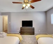 Relaxing 5bd/4ba + pool/spa/sauna, 10min to Strip