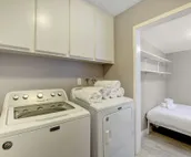 Relaxing 5bd/4ba + pool/spa/sauna, 10min to Strip