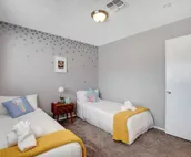 Relaxing 5bd/4ba + pool/spa/sauna, 10min to Strip