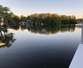Waterfront Studio on Lake Schaffer, Walking distance to Indiana Beach