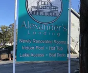 Waterfront Studio on Lake Schaffer, Walking distance to Indiana Beach