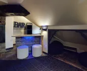THE EXECUTIVE TWO STORY “WHERE TO STAY WHEN YOUR AWAY”(JACUZZI, ADA COMPLIANT)