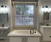 THE EXECUTIVE TWO STORY “WHERE TO STAY WHEN YOUR AWAY”(JACUZZI, ADA COMPLIANT)