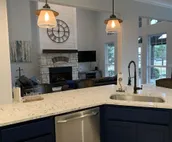 THE EXECUTIVE TWO STORY “WHERE TO STAY WHEN YOUR AWAY”(JACUZZI, ADA COMPLIANT)