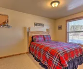 Cabin w/ On-Site Trails - 15 Miles to Mt Rushmore!