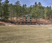 Cabin w/ On-Site Trails - 15 Miles to Mt Rushmore!