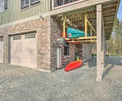 Rustic 3-Story Pittsburg Cabin w/ Lake & Mtn Views