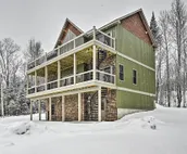 Rustic 3-Story Pittsburg Cabin w/ Lake & Mtn Views