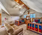 Big Sky, 6 BRs, Hot Tub, Loft, Decks, Gameroom, Sleeps 16