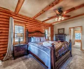 Big Sky, 6 BRs, Hot Tub, Loft, Decks, Gameroom, Sleeps 16