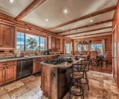 Big Sky, 6 BRs, Hot Tub, Loft, Decks, Gameroom, Sleeps 16