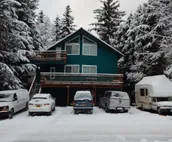 Stellar Blue Chalet - Sleeps 6+. Pets on approval.  Near Alyeska Ski Resort