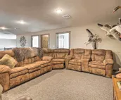 Kansas Hunting Lodge: Pets & Large Groups Welcome!