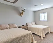 Kansas Hunting Lodge: Pets & Large Groups Welcome!