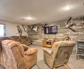 Kansas Hunting Lodge: Pets & Large Groups Welcome!
