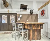 Kansas Hunting Lodge: Pets & Large Groups Welcome!
